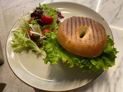 牛油果鸡肉贝果-VESH COFFEE(定西路店)