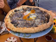 招牌黑松露温泉蛋披萨-IL TEATRO 精品意大利餐厅