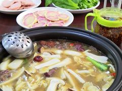 -菌之家·专业纯野生菌火锅·特色炒菌