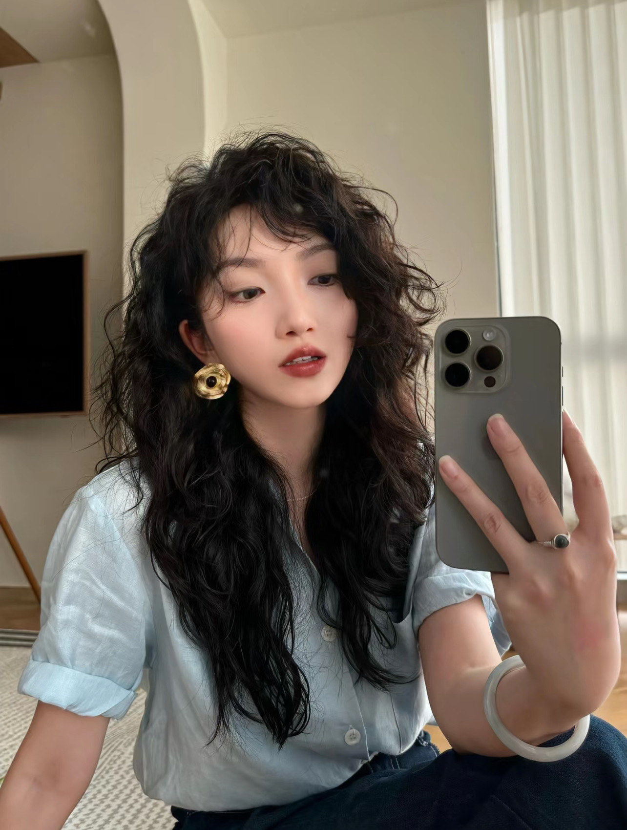 💖🔥慵懒羊毛卷烫发,解锁你的复古浪漫风情!