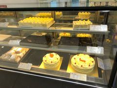 面包甜点陈列柜-上海哈尔滨食品厂(淮海中路店)