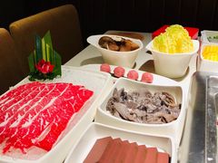 -海底捞火锅鲜切牛肉主题店(长寿路店)