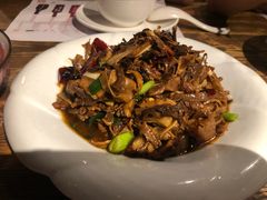 -胡桃里音乐餐厅(陶溪川店)(川湘赣菜·世界百大酒庄直供红酒·音乐表演)