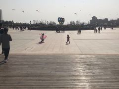 -汇泉广场
