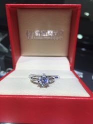 -威德钻石-克拉钻大本营(南京东路店)