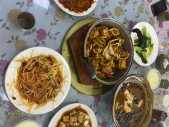 -青海特色美食小炒炕锅牦牛肉火锅