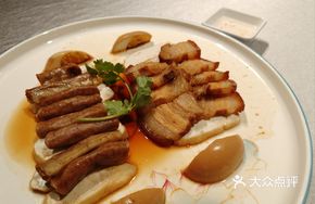 Braised Pork Trotter, Chicken Wings and Liver Platter