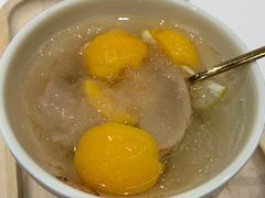 枇杷银耳炖雪梨-炖物24章·顺时轻养茶(杭州大厦店)