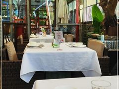 靠窗位-野蔓果·山野菜(西湖景区·龙井茶田店)