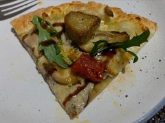 招牌鹅肝比萨-百特喜·意大利餐厅(八佰伴镇江店)