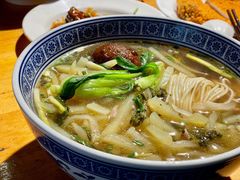 洋山芋榨菜肉面-沪西老弄堂面馆(定西路店)