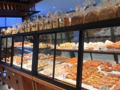 面包甜点陈列柜-格瑞思动物奶油生日蛋糕(圆融店)