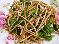 凉拌香菜豆干-烂厅下牛肉汤