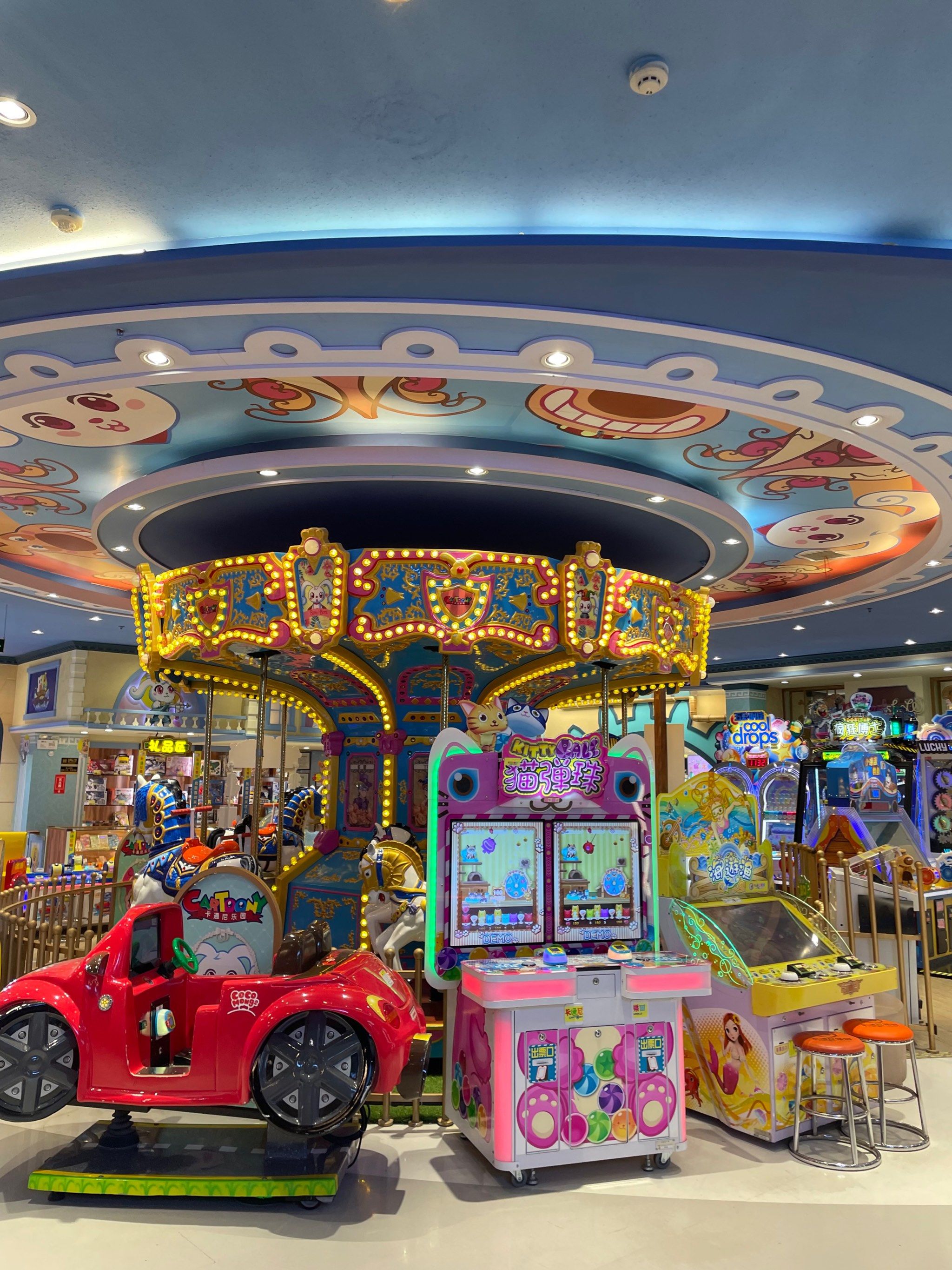 来到卡通尼乐园环境很好很干净,小朋友玩的