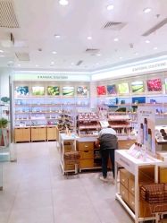 店内环境-悦诗风吟innisfree