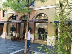 -马德里拉斯咯扎斯购物村