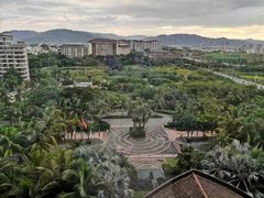 -三亚湾海居铂尔曼度假酒店