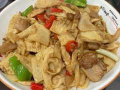 笋子炒五花肉-龙小海荆沙鸽子店(瑞安街店)