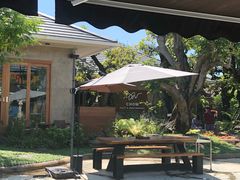 -Chom Cafe and Restaurant