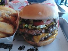 二重奏汉堡-FATBURGER 特富客汉堡(外交公寓店)