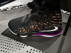 -NIKE KICKS LOUNGE体验店(北京新中关店)