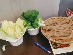 -老房老舍重庆火锅(假日城市店)