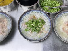-巍山𤆵肉饵丝