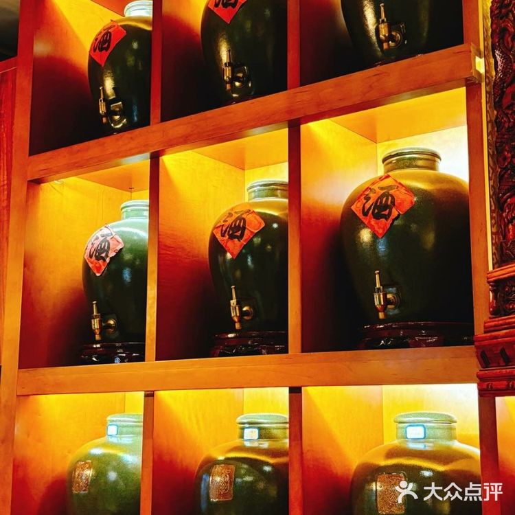 🍢烤串+羊蝎子锅！这家深夜食堂太绝了！