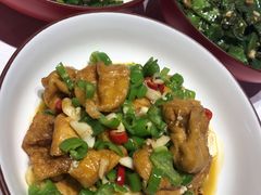 衡东油豆腐-老湘亲·品鉴湘菜(蔡塘爱琴海店)