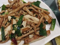 香干肉丝-旅宁大酒店