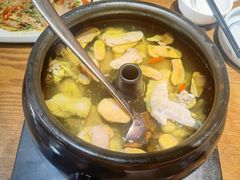 野生松茸汽锅鸡-云海肴·汽锅鸡·云南代表菜(天山百盛优客店)