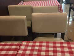 -红宝石·鲜奶小方·海派西点房(南丹店)