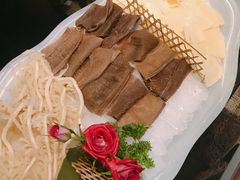 -左庭右院鲜牛肉火锅(金山万达店)