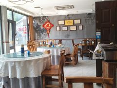 -明月食府(二区干二路店)