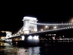 -多瑙河畔鞋履雕塑