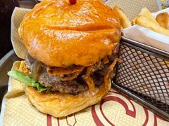 -BOURBON 玻本美式餐厅酒吧(虹桥新天地店)