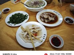 萝卜炖肘子-荣生萝卜汤饭店