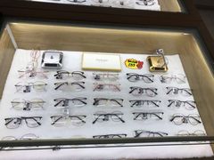 -视野联行眼镜·蔡司授权店(长白万象汇店)