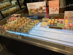 面包甜点陈列柜-多乐之日(和平伊势丹店)