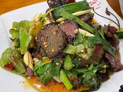 蒜苗老腊肉-川川川菜馆(椰海新城店)