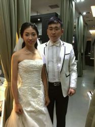 -现代经典婚纱摄影