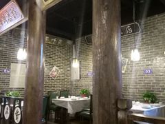 大堂-东口码头·烧鸽子·鱼头泡饼·地方菜(金鹰悦城店)
