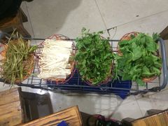 -阿婆情腊排骨火锅(金虹路店)