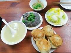 麻豆腐-宝瑞门钉肉饼店