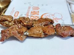-小董哥烤串·爆汁大油边(故宫店)
