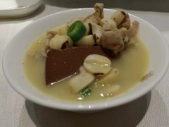 -皇冠明珠鱼翅楼(水上公园店)