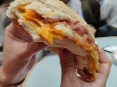 招牌咸牛肉芝士猪仔包-华嫂冰室(尖沙咀店)