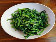 -几个木匠匠人厨房