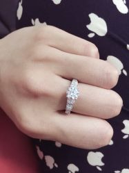 -威德钻石-克拉钻大本营(南京东路店)