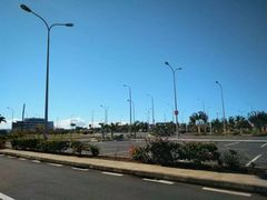 -西沃古尔·拉姆古兰爵士国际机场